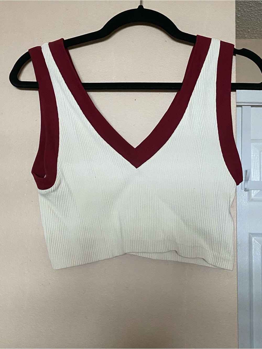 Zara Cream Ribbed V-Neck Crop Top with Maroon Trim Size M-L